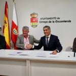 El alcalde de Arroyo de la Encomienda, Sarbelio Fernández Pablos, y el de Simancas, Alberto Plaza, firman un acuerdo en materia de Protección Civil