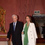 Mario Vargas Llosa e Isabel Preysler llegan al Teatro Real. Ep