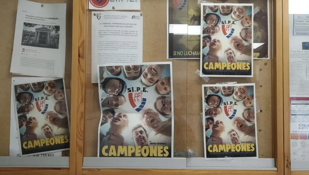 Tablón de la comisaría de la Ertzaintza en Hernani donde comparan a un sindicato con los protagonistas de la película Campeones a modo de insulto