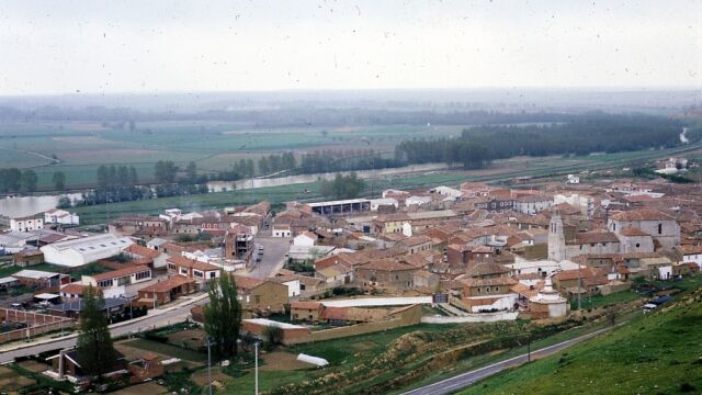 Panorámica de la localidad palentina de Monzón de Campos, que se ha sumado a la campaña "No me quiero ir"