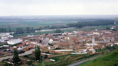 Panorámica de la localidad palentina de Monzón de Campos, que se ha sumado a la campaña "No me quiero ir"