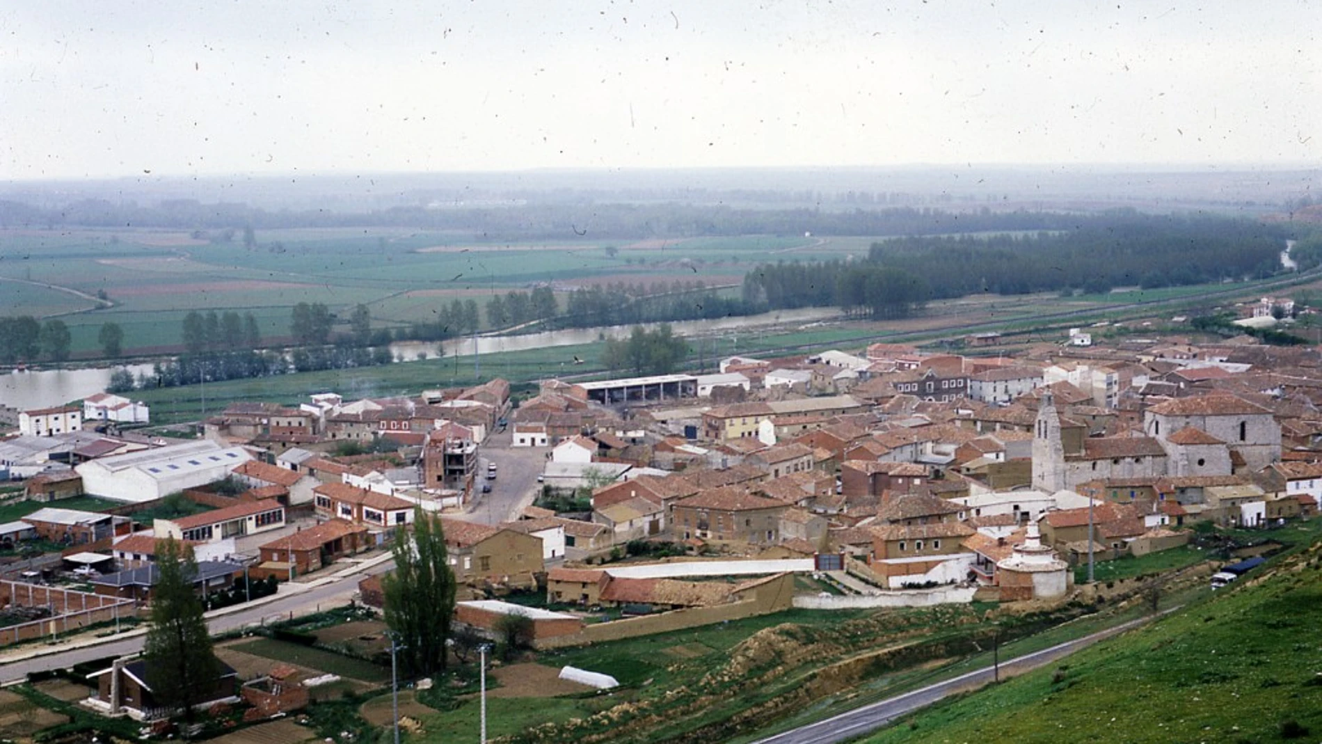 Panorámica de la localidad palentina de Monzón de Campos, que se ha sumado a la campaña "No me quiero ir"