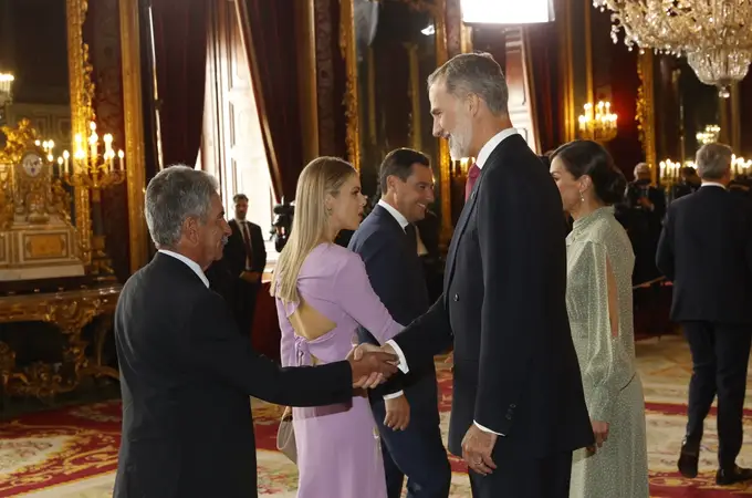 Revilla en «El Hormiguero», de felicitar a Sánchez a su misteriosa conversación con Felipe VI