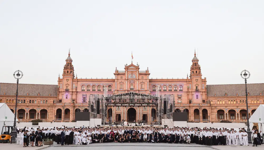 Un total de 800 profesionales de Grupo Abades fueron los encargados de hacer realidad este reto