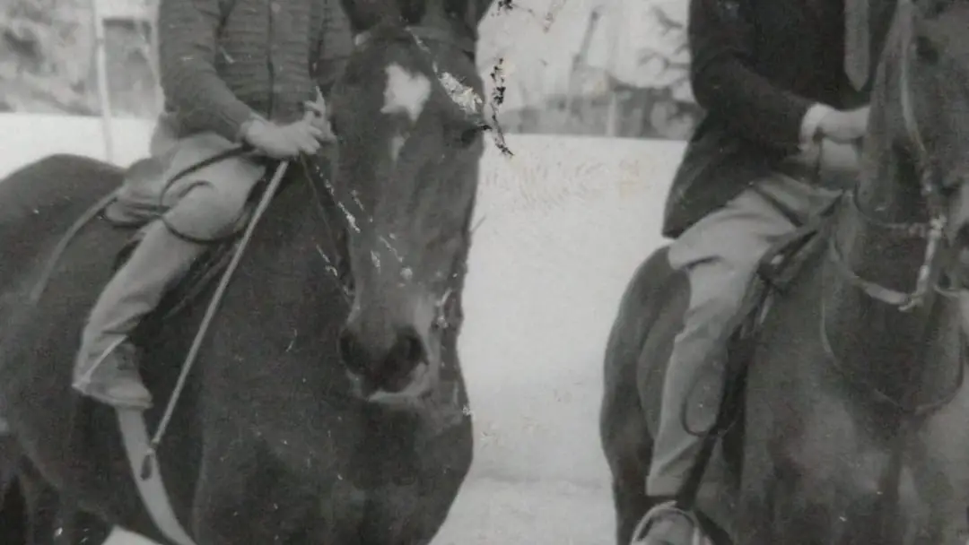 Su padre Francisco de Paula De Borbón, con su padre a caballo