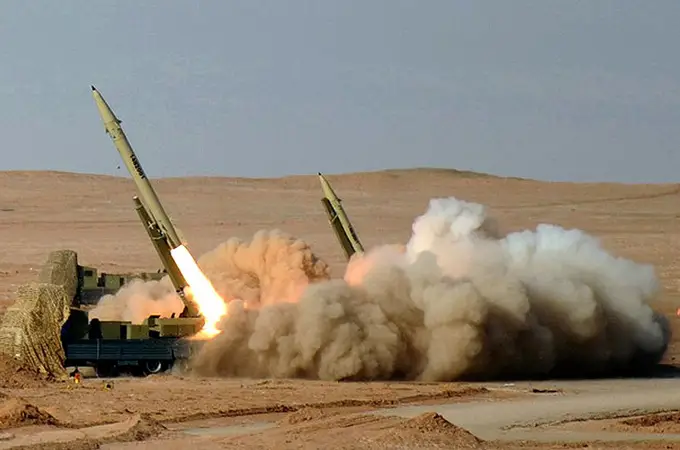 Misiles de Irán destruyen bases de un grupo suní en Pakistán, una potencia nuclear que advierte de 