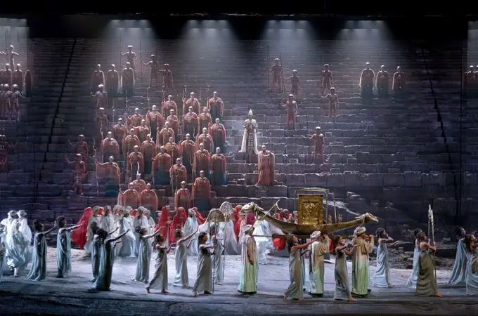 «Aida» o la pirámide que mueve el mundo