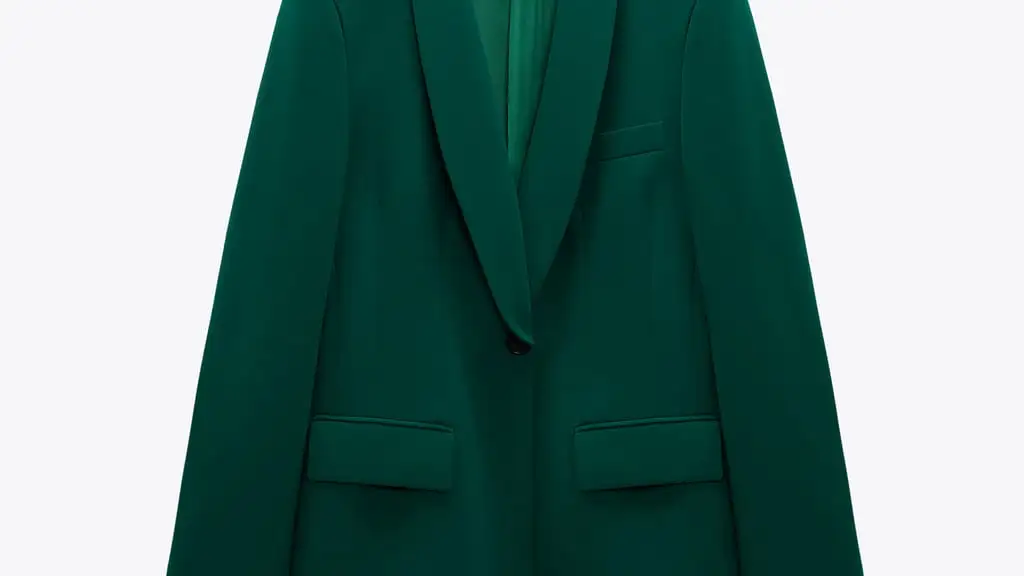 Blazer cuello smoking, de Zara