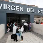 Entrada del hospital Virgen del Rocío de Sevilla 