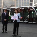 La presidenta de la Comunidad de Madrid, Isabel Díaz Ayuso, interviene en la presentación del Bus de Uso Prioritario (BuP)