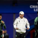 Carlo Ancelotti, en el entrenamiento del Real Madrid en Leipzig