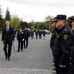 El Rey Felipe VI inaugura el Centro Universitario de Formación de la Policía Nacional, junto al presidente de la Junta de Castilla y León, Alfonso Fernández Mañueco; el ministro del Interior, Fernando Grande-Marlaska; el director general de la Policía, Francisco Pardo Piqueras; y el director adjunto operativo de la Policía Nacional, José Ángel González Jiménez, entre otras autoridades policiales y civiles