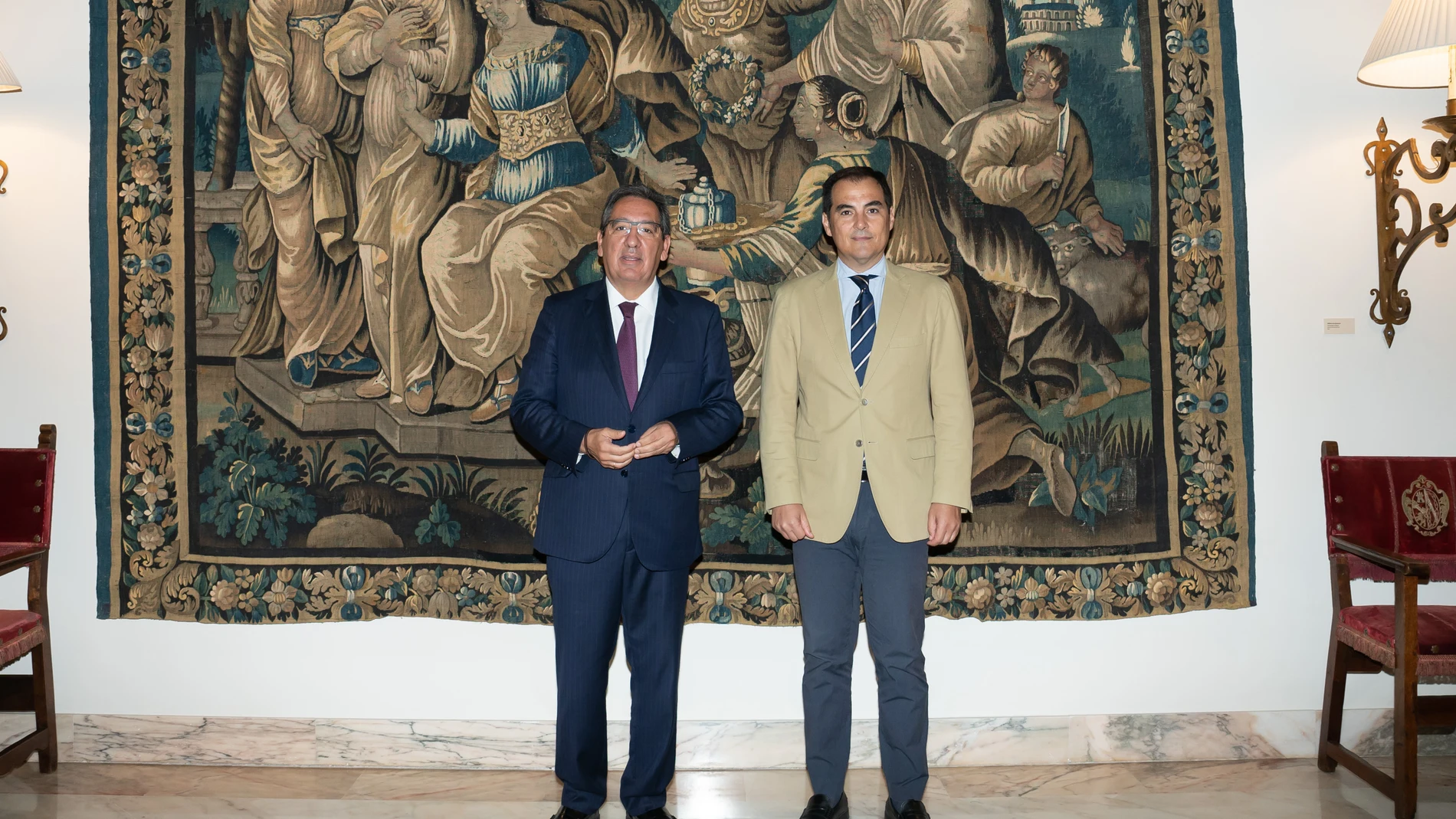 Antonio Pulido, presidente de AFA, y José Antonio Nieto, consejero de Justicia, Administración Local y Función Pública de la Junta de Andalucía