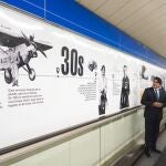 La Comunidad de Madrid rinde homenaje a la aviación española en la estación de Metro de Cuatro Vientos