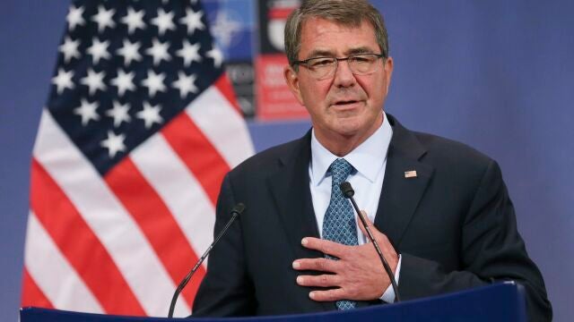 El ex secretario de Defensa estadounidense Ashton Carter murió el lunes de un ataque al corazón