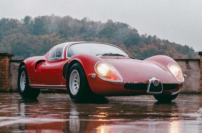 Alfa Romeo 33 Stradale, un coche a medida.