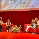 Influencers relacionadas con el mundo rural comparten su experiencia con medio millar de estudiantes de Huelva. DIPUTACIÓN DE HUELVA