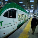 El Trambahía en la estación de Cádiz
