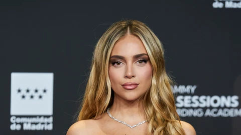 La cantante, Ana Mena, posa en el photocall del concierto acústico de los Latin Grammy.