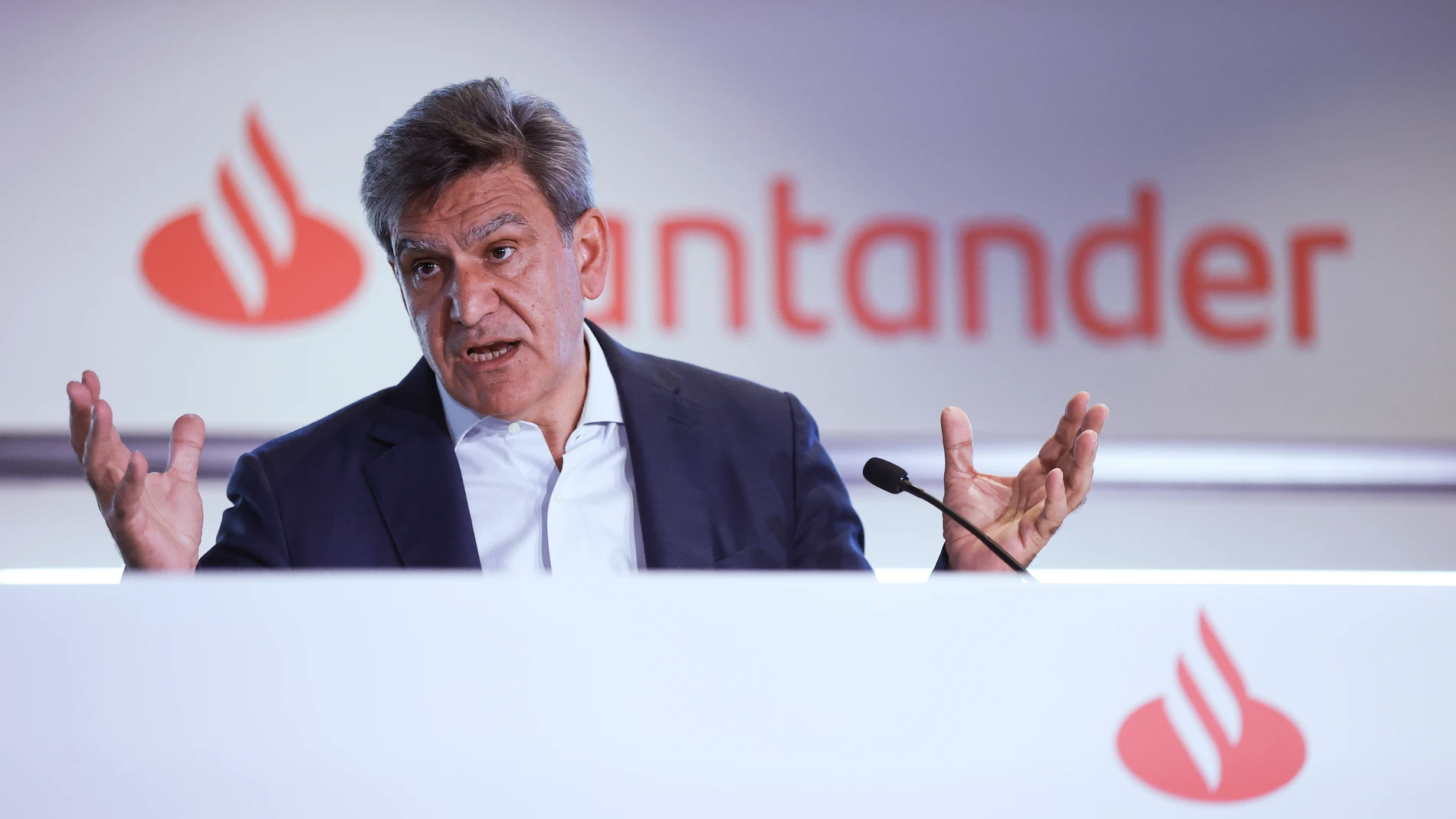 El consejero delegado del Banco Santander, José Antonio Álvarez, durante la rueda de prensa ofrecida este miércoles para presentar los resultados de Grupo del tercer trimestre