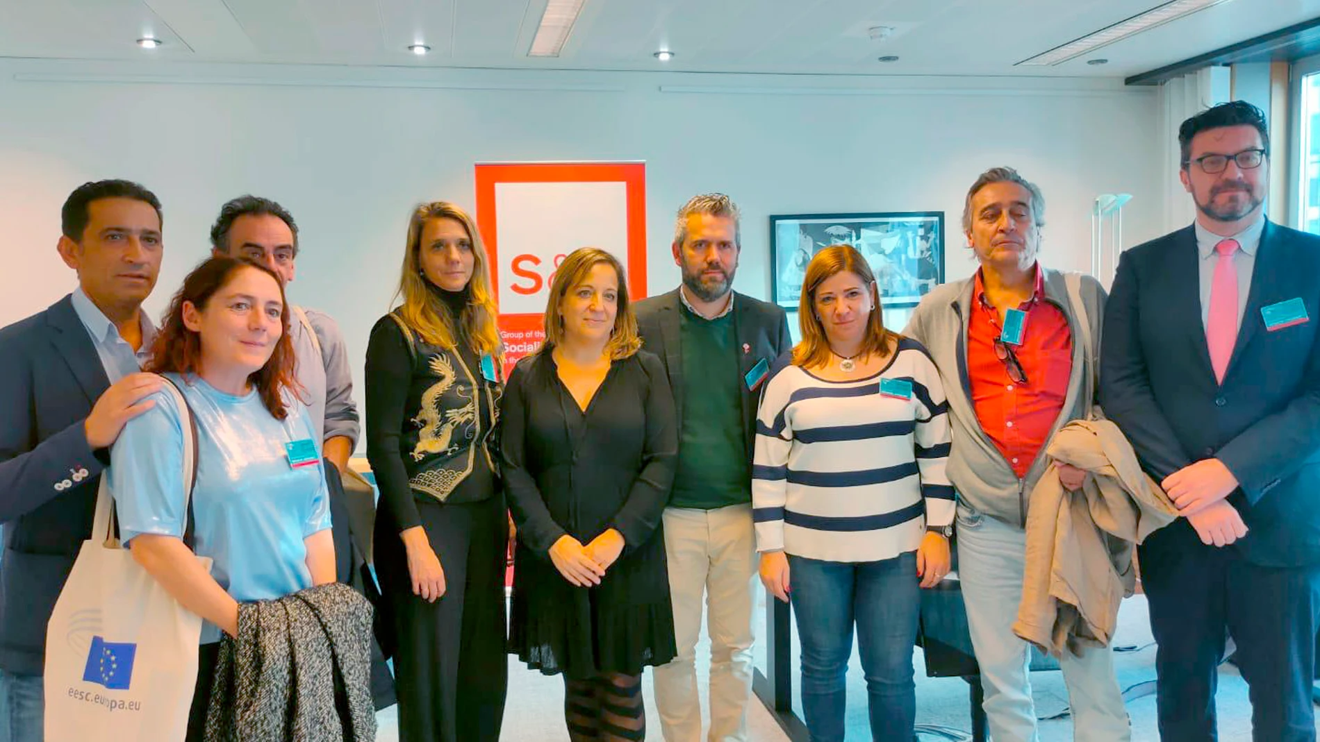 Los representantes de UGT, CCOO y CEOE se reúnen en Bruselas con la eurodiputada socialista Iratxe García