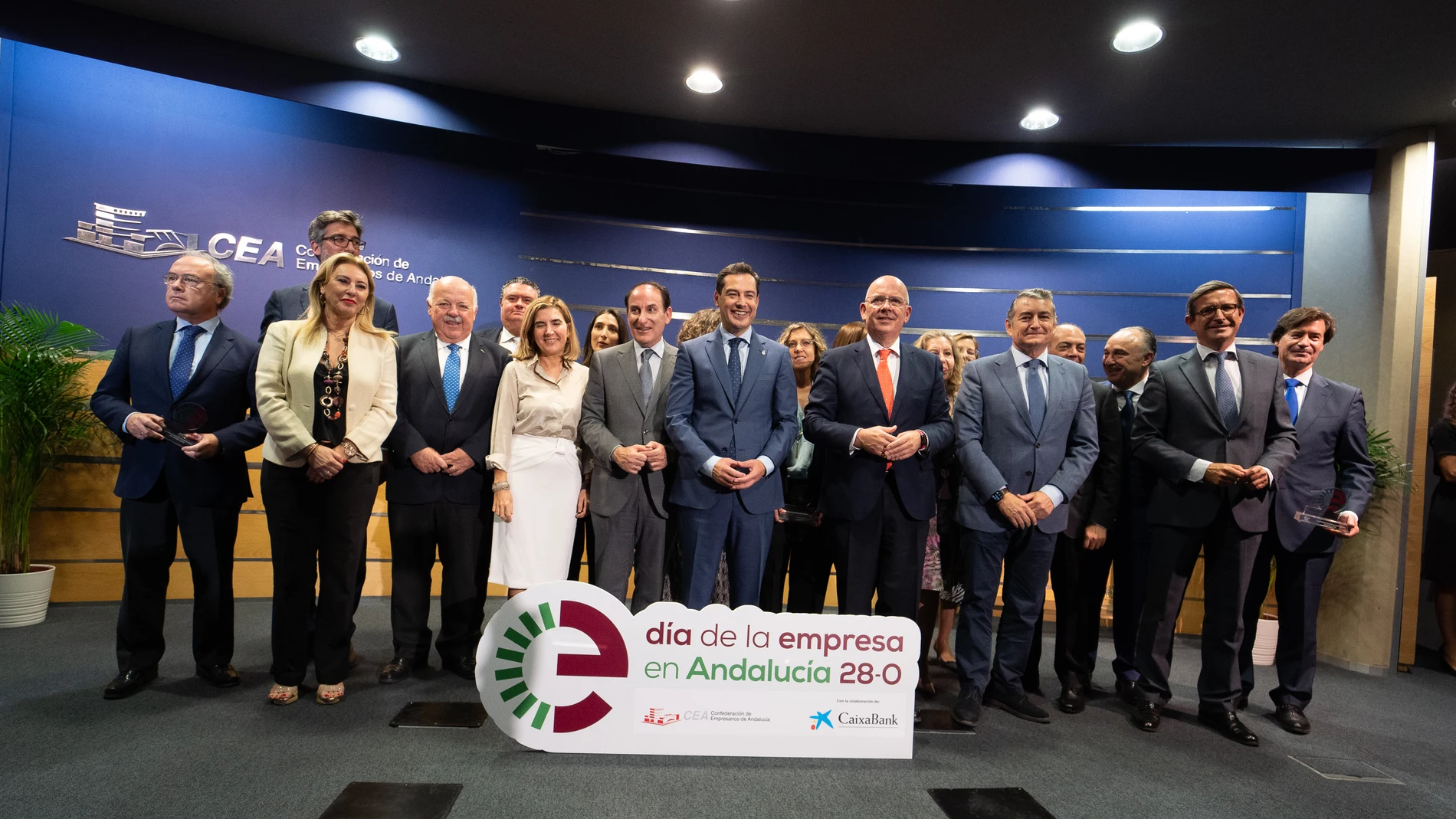 El presidente de la Junta Juanma Moreno, clausuró el I Día de la Empresa en Andalucía organizado por la CEA.