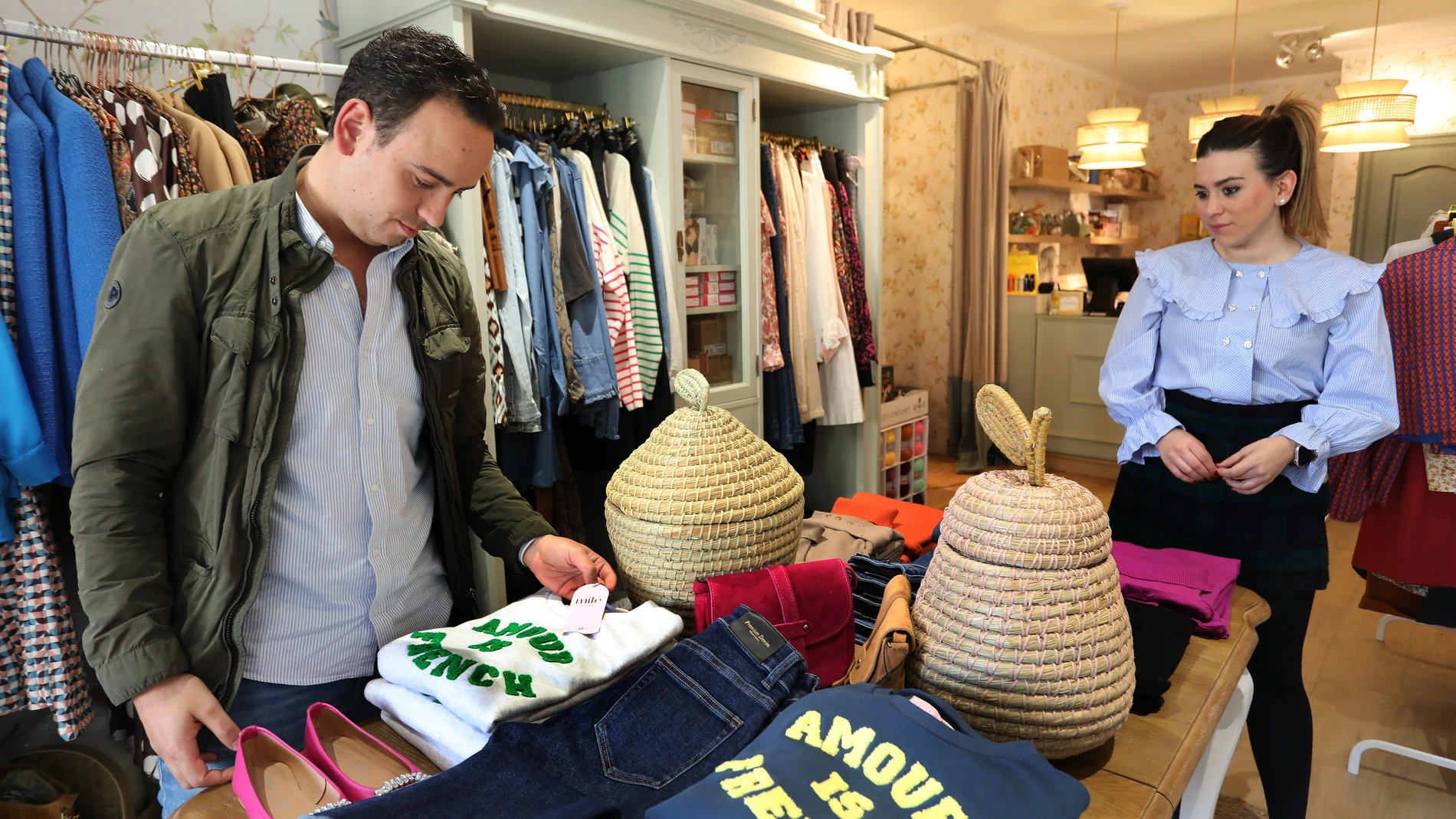 Leticia Martinez y Aitor Colmenero, creadores de la firma Milé de ropa para mujer en la localidad de Paredes de Nava(Palencia)