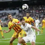 Asensio intenta controlar un balón durante el partido entre el Real Madrid y el Girona