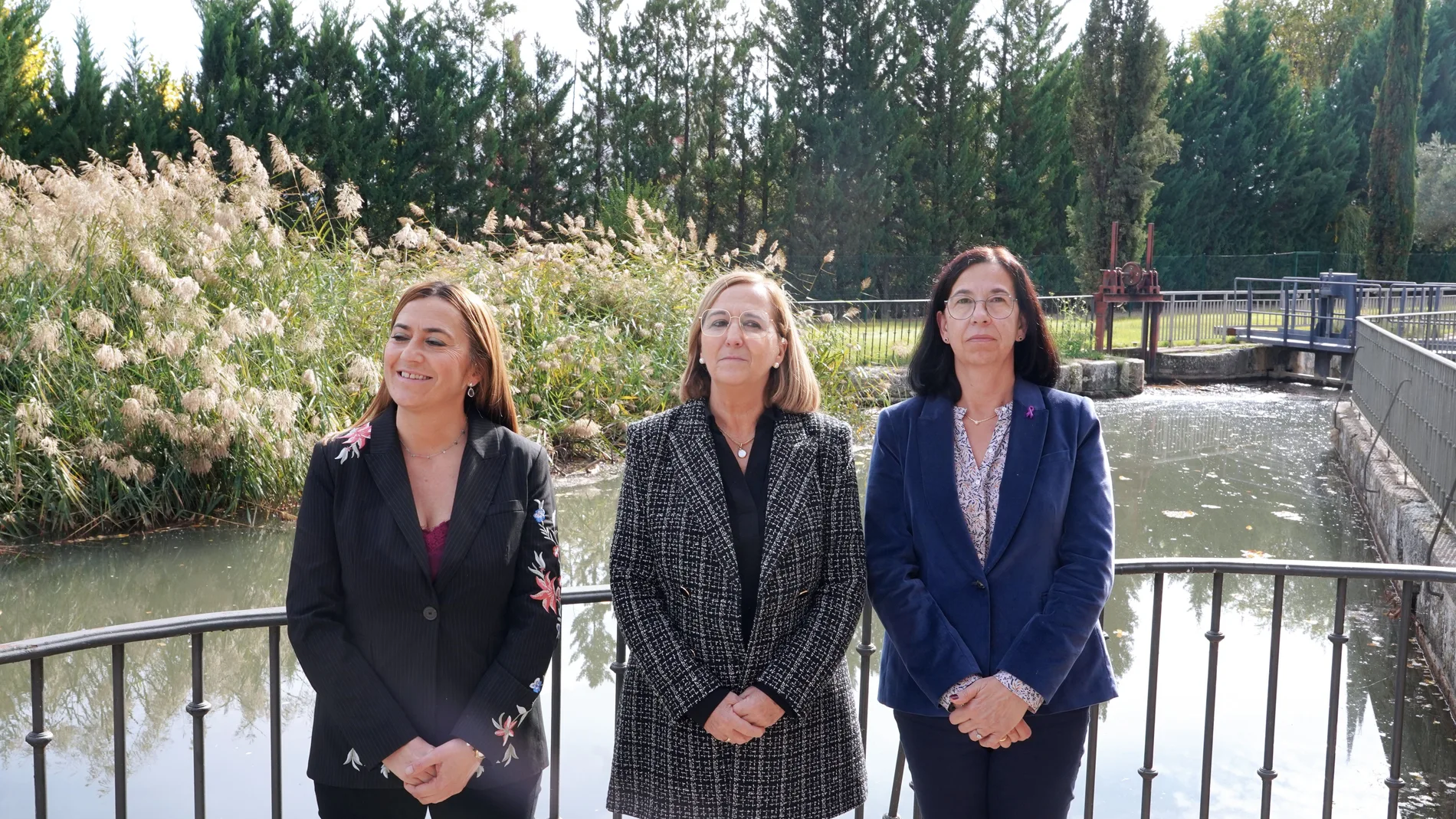 La delegada del Gobierno en Castilla y León, Virginia Barcones, y la presidenta de la Confederación Hidrográfica del Duero (CHD), María Jesús Lafuente, acompañadas de la subdelegada Alicia Villar participan en una jornada técnica con alcaldes de la zona del ramal norte del canal