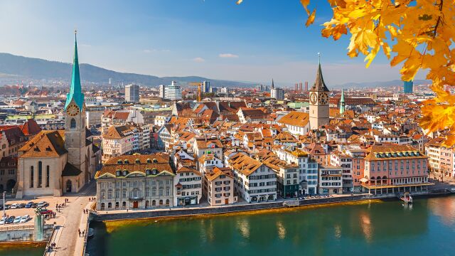 Vista panorámica del casco antiguo de la urbe suiza