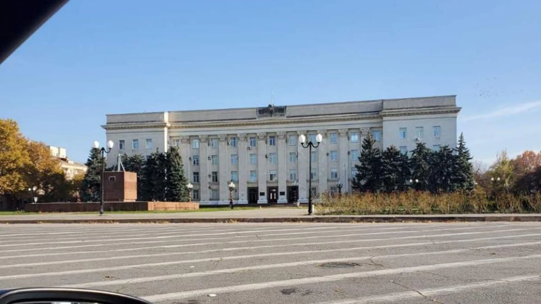 Edificio de la administración provincial de Jersón, sin la bandera de RusiaVICEPRESIDENTE DEL CONSEJO REGIO03/11/2022