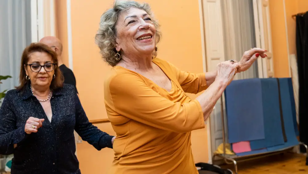 Clases de baile y ritmos latinos para mayores