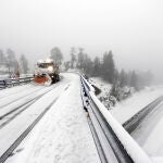 La nieve cubre ya en el primer temporal las carreteras y los montes del pirineo navarro
