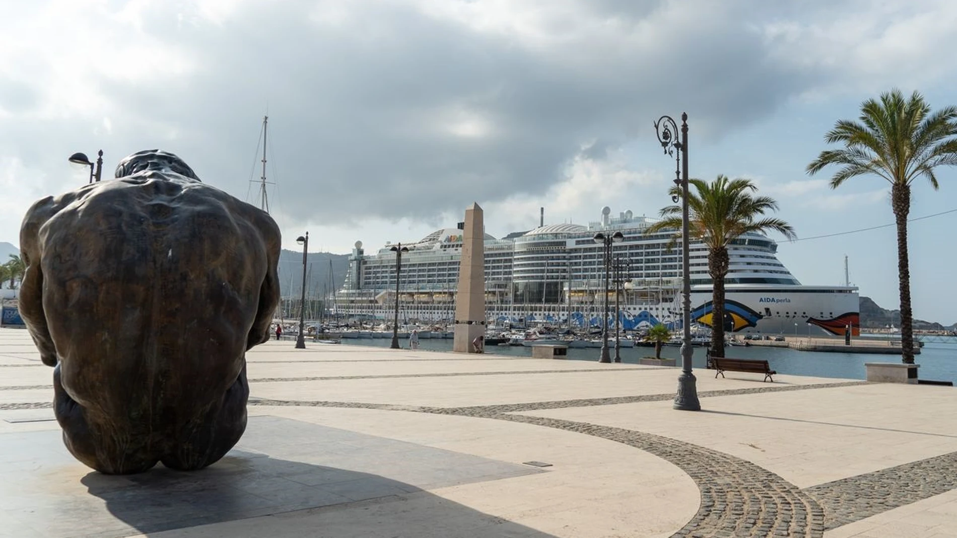 El crucero Aida Perla atracado en Cartagena