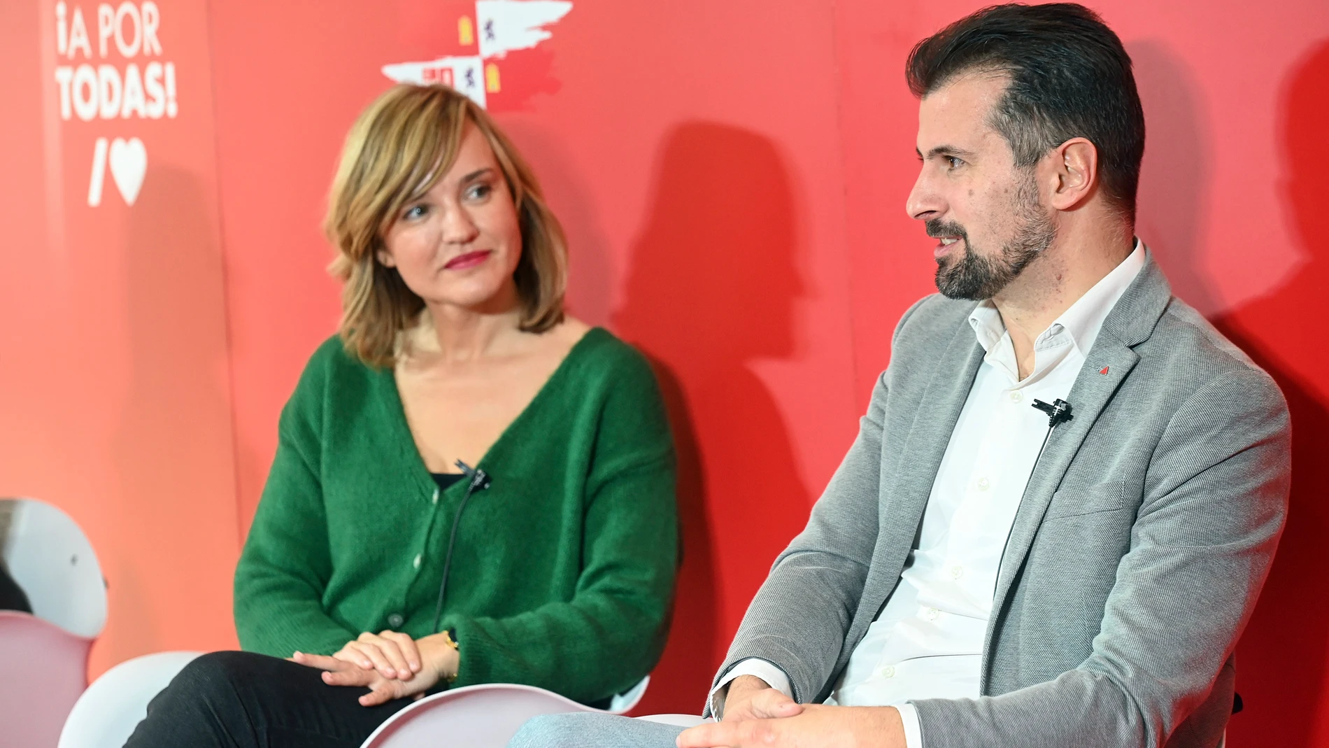 La ministra de Educación, Pilar Alegría, y el secretario general del PSOE de Castilla y León, Luis Tudanca, participan en un encuentro con alcaldes de la provincia de Burgos en Villagonzalo Pedernales (Burgos)