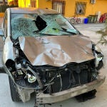 Imagen del automóvil que una patrulla de la Guardia Civil paró en la localidad de Seseña (Toledo), que circulaba con abolladuras y sin parachoques, al parecer implicado en el atropello