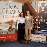Cristina Campos, a la izquierda, y Luz Gabás, ayer, en el Instituto Cervantes de Madrid, donde presentaron sus obras
