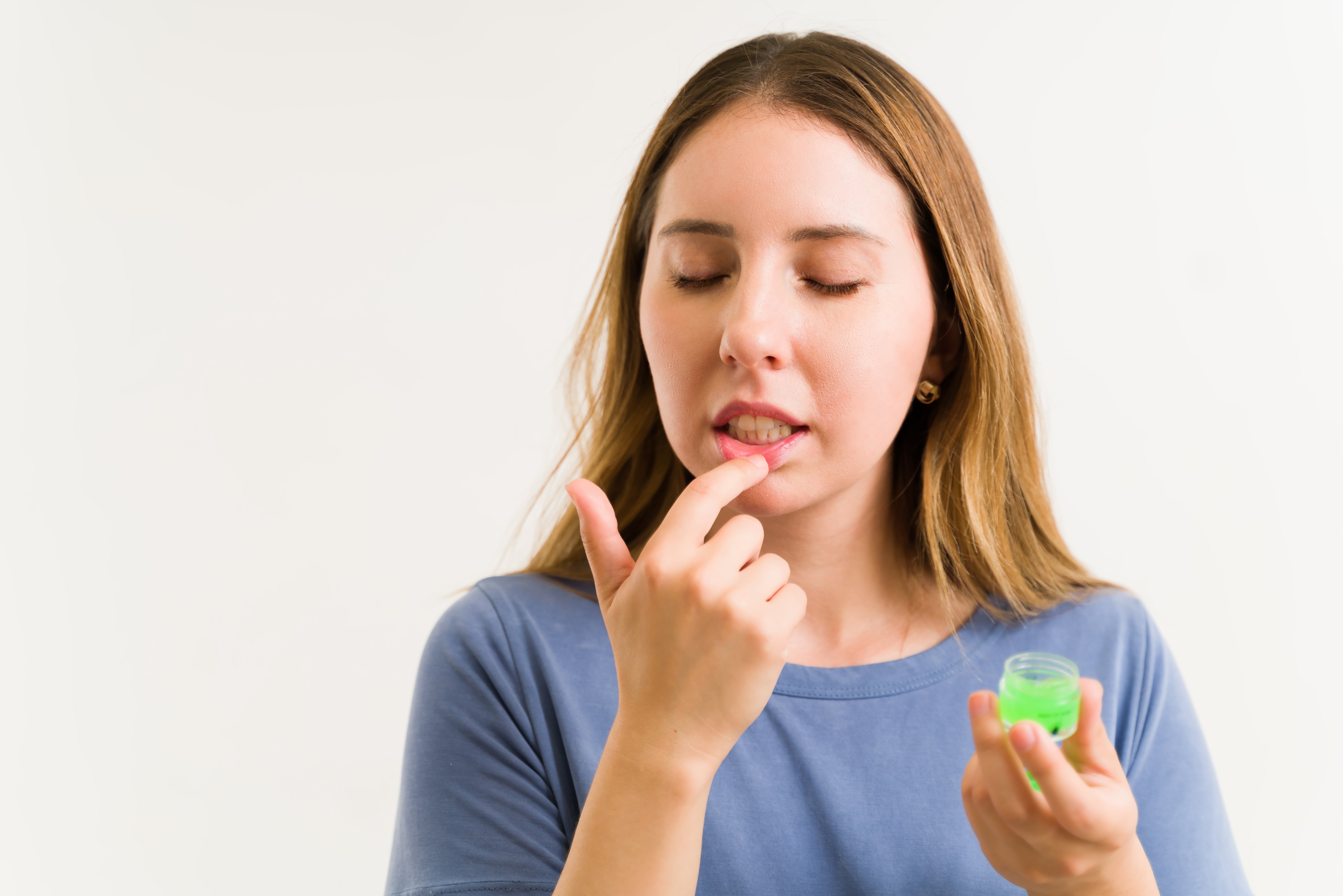 Remedios Herbales para los Labios Agrietados: Un Bálsamo Natural para la Salud y Belleza Labial