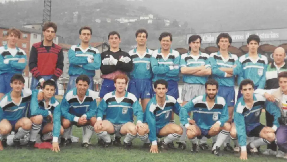 La plantilla de la S.D. Almazán que jugó play-off la temporada 90/91
