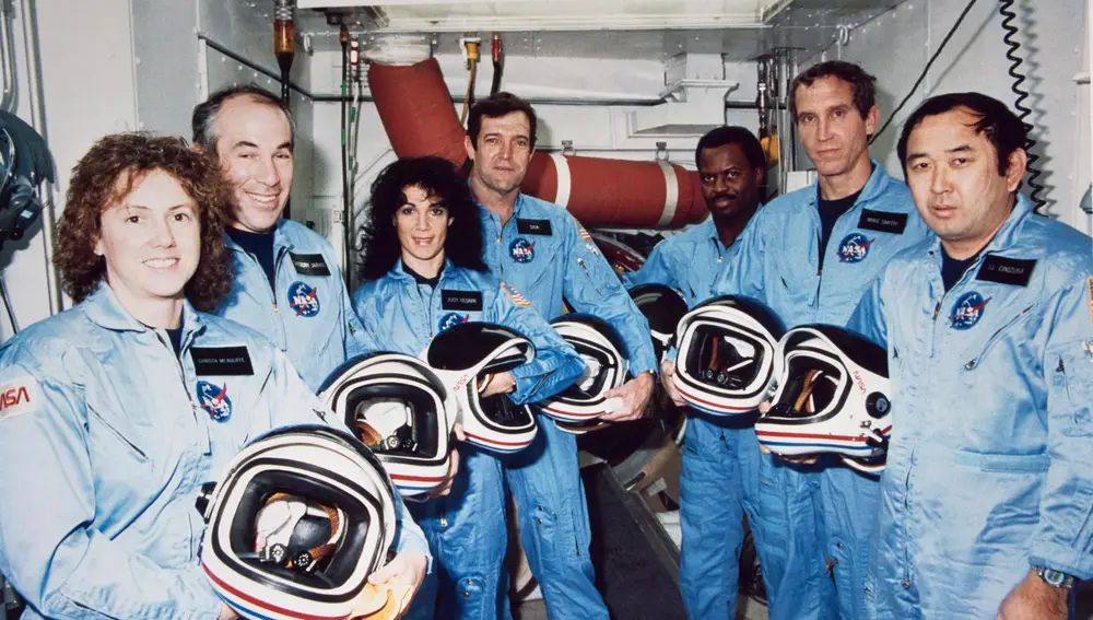 Los miembros de la tripulación del STS-51L del transbordador Challenger