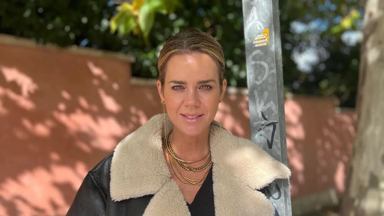 Amelia Bono sabe que el vestido diciembre es este de tul de Zara y se lleva con botas muy altas Amelia Bono sabe que el vestido diciembre es este de tul de Zara y se lleva con botas muy altas