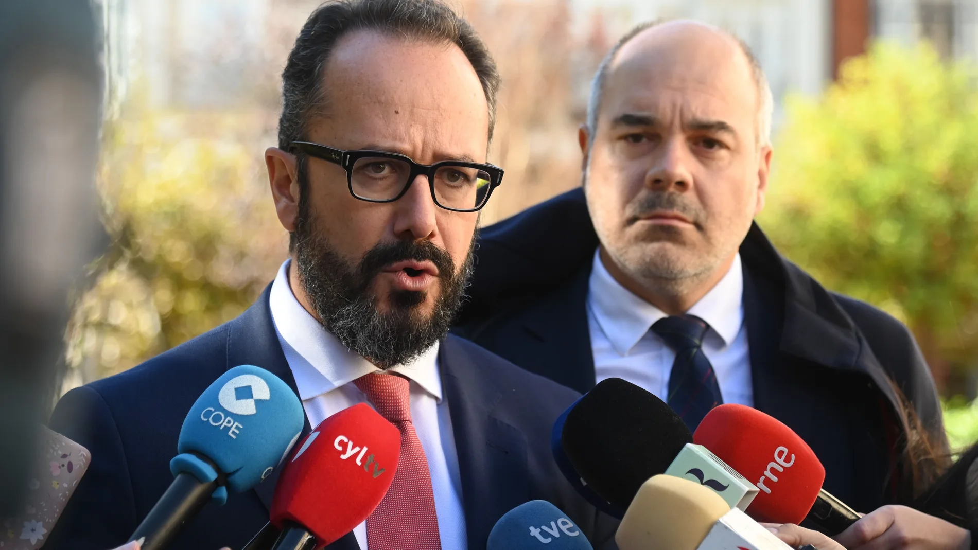 Los abogados Daniel Labrador de la Cruz e Ignacio Blanco Uriza, en representación de Eugenio García, padre de la pequeña Olivia, asesinada presuntamente por su madre en Gijón, comparecen ante los medios de comunicación