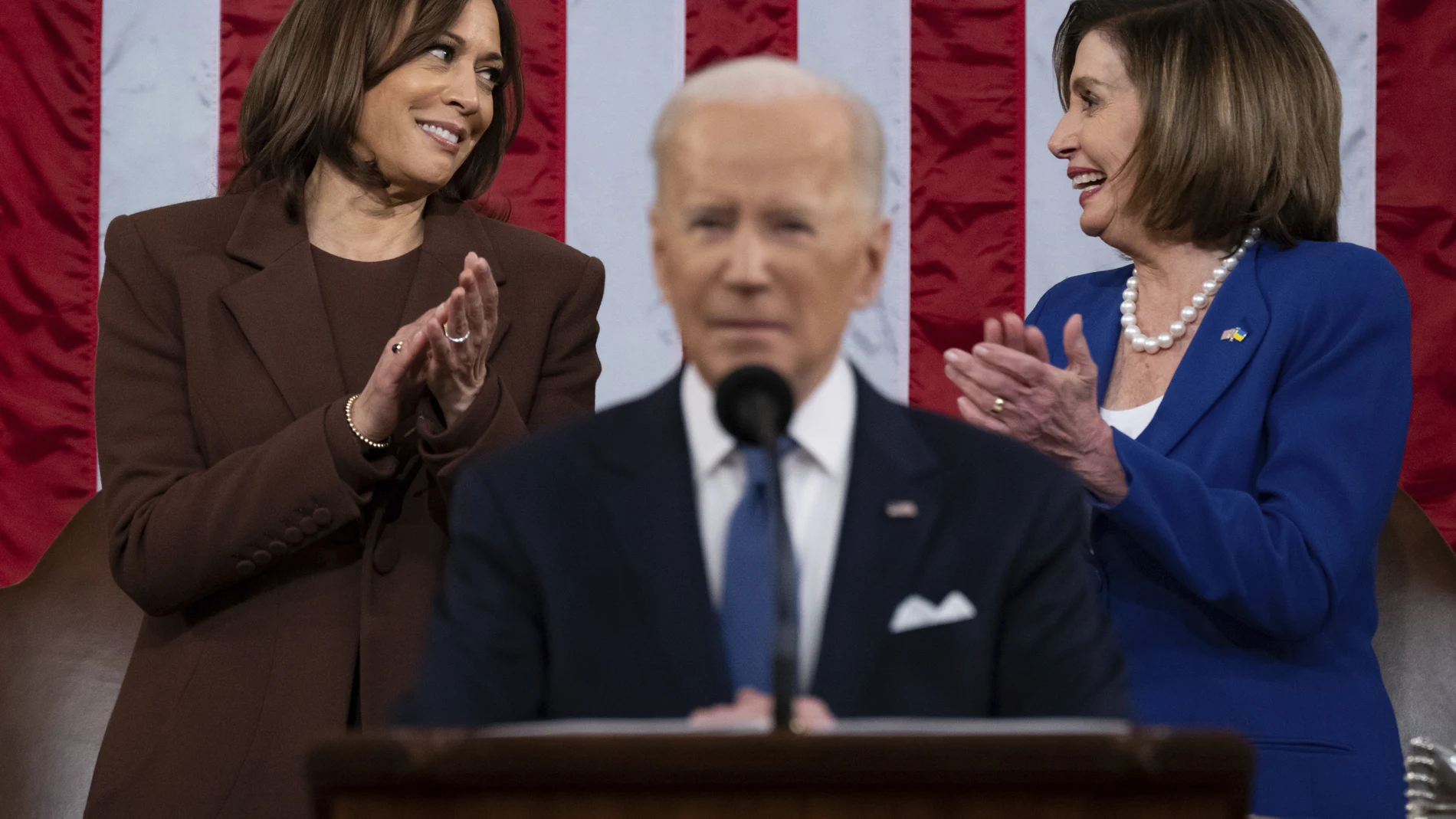 Joe Biden con Kamala Harris y Nancy Pelosi