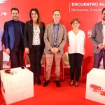 Foto de familia de Luis Tudanca , Antidio Fagúndez y Luciano Huerga con otros concejales socalistas en el I Consejo de Alcaldes de la zona de benavente