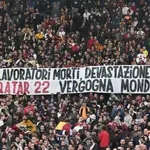 Pancarta contra la celebración del Mundial en Qatar en un reciente Roma-Torino