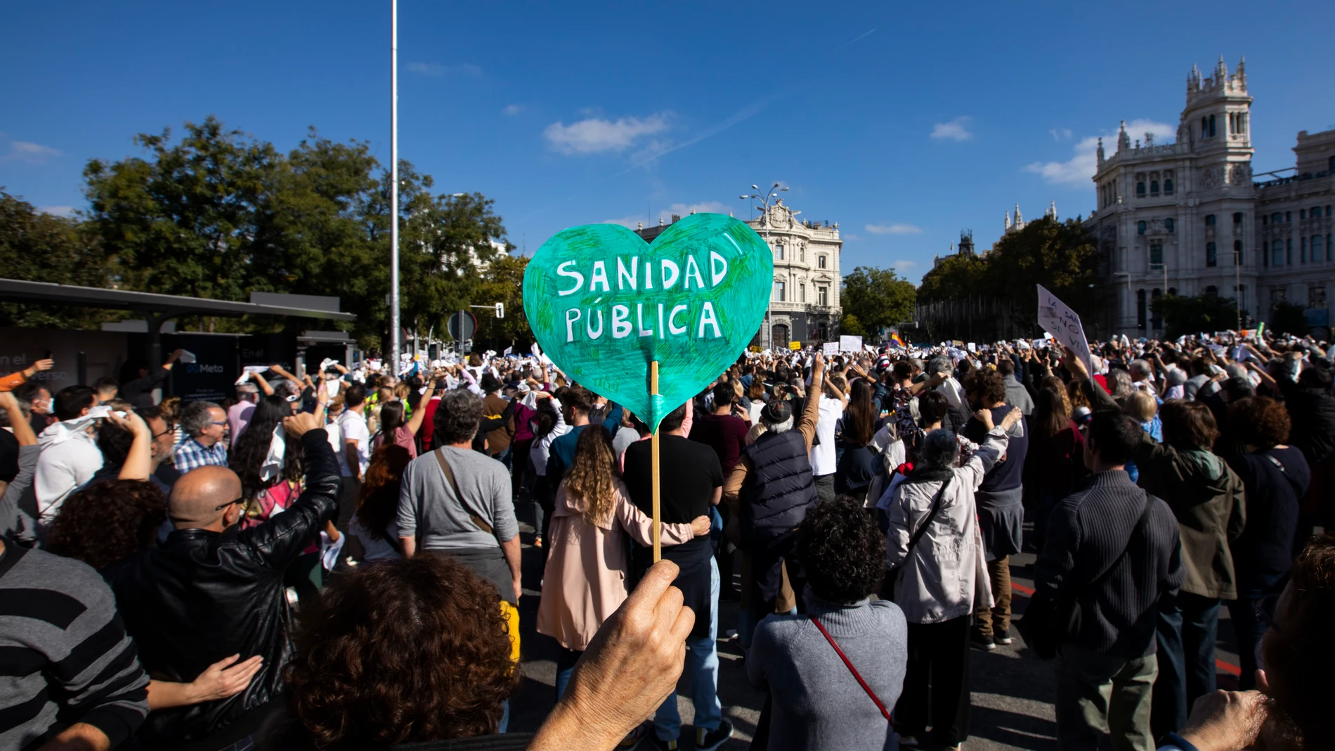 Manifestación en Madrid contra el plan de reapertura de los centros de urgencia