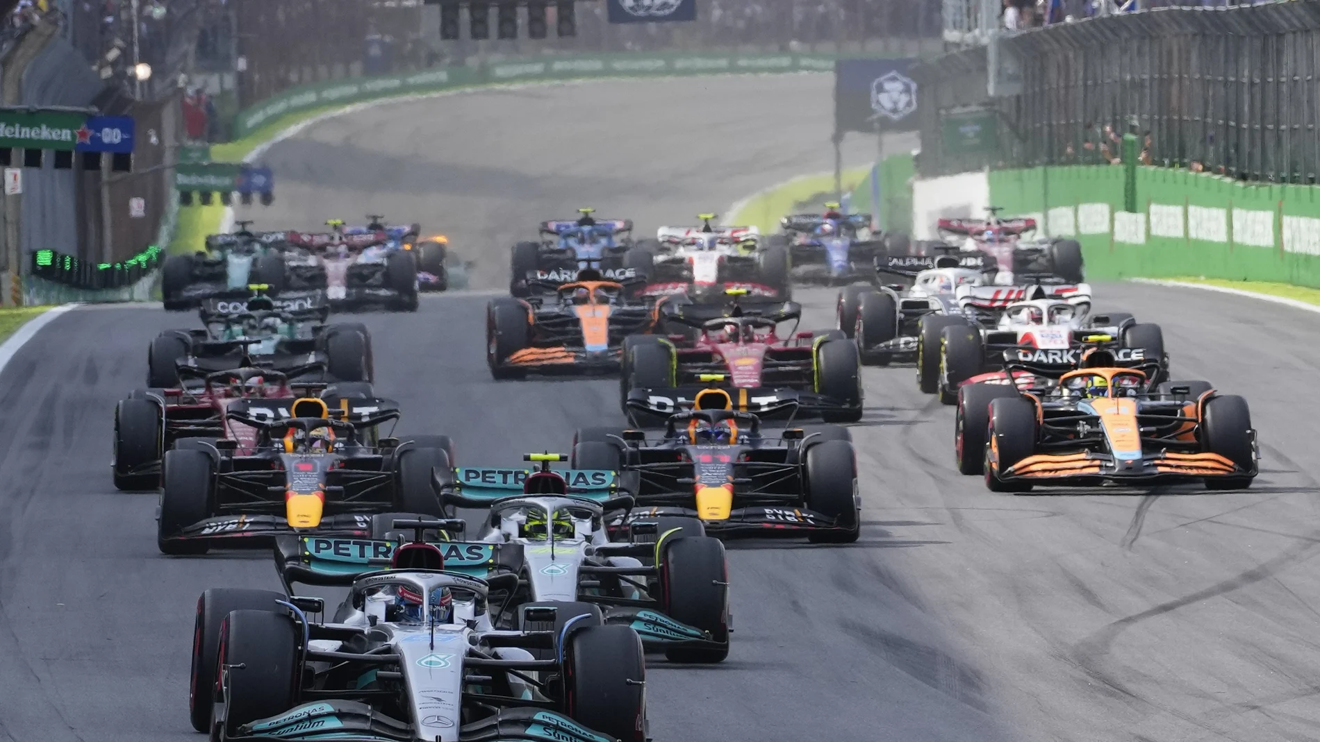 Mercedes avisa a Red Bull: 2023 será distinto