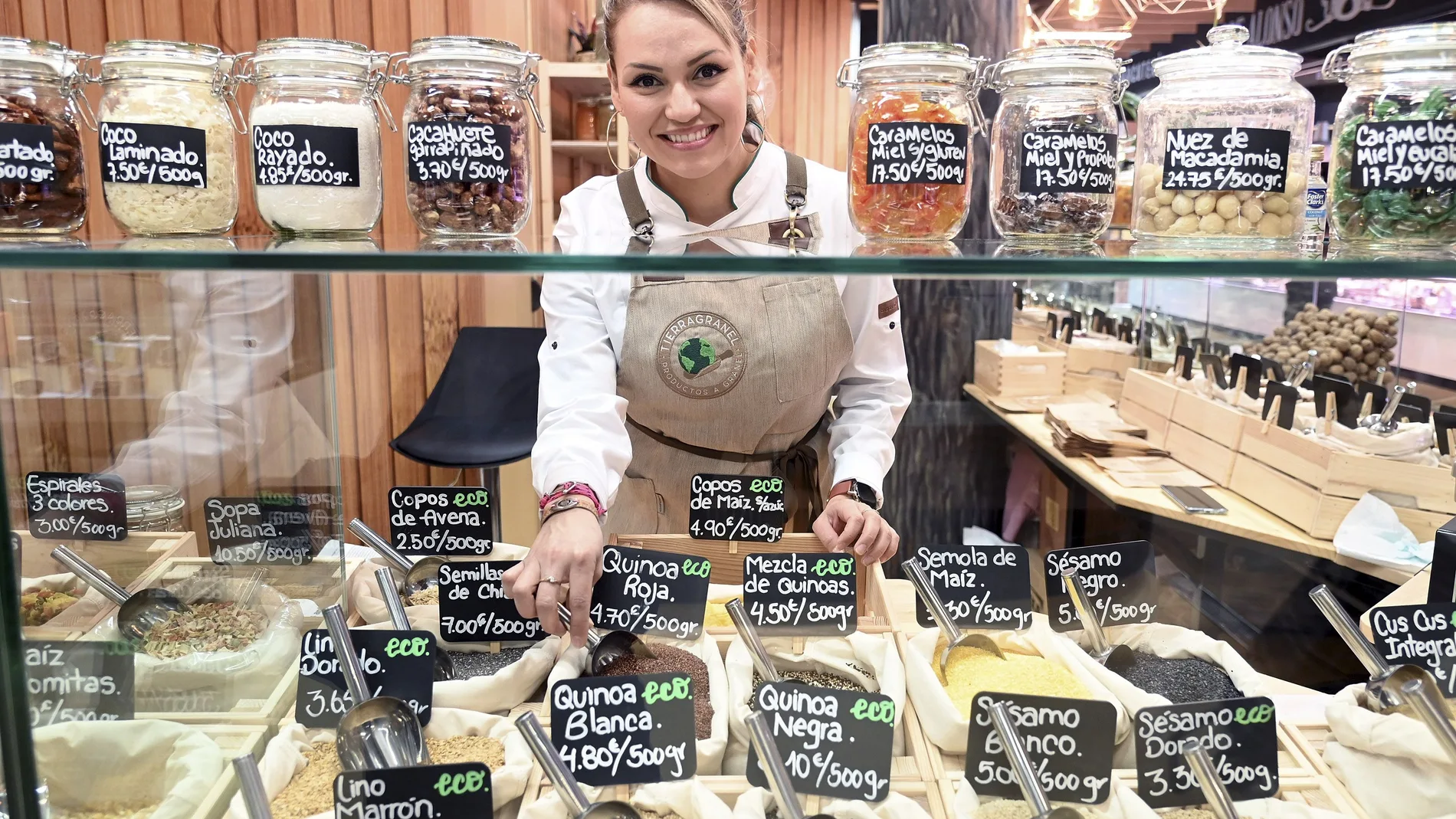 Alejandra, de Tierra a Granel, comercio que obtuvo el premio al mejor Comercio Sostenible