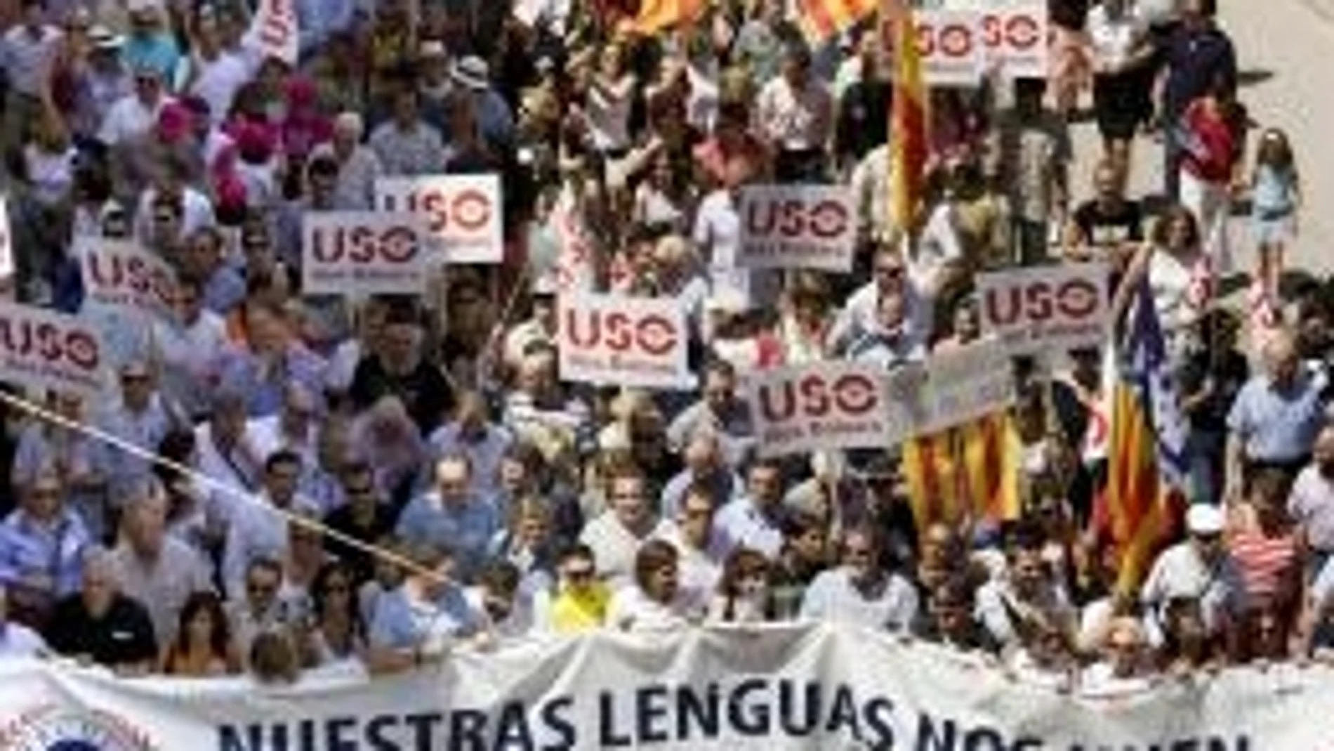 Manifestación en Palma de Mallorca en contra de la imposición del catalán en las aulas