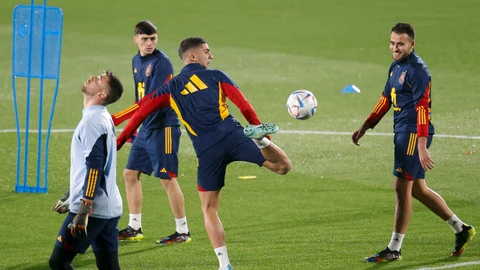 Unai Simón, Pedri, Ferran Torres y Eric García participan en el entrenamiento de este lunes en la Ciudad del Fútbol de Las Rozas